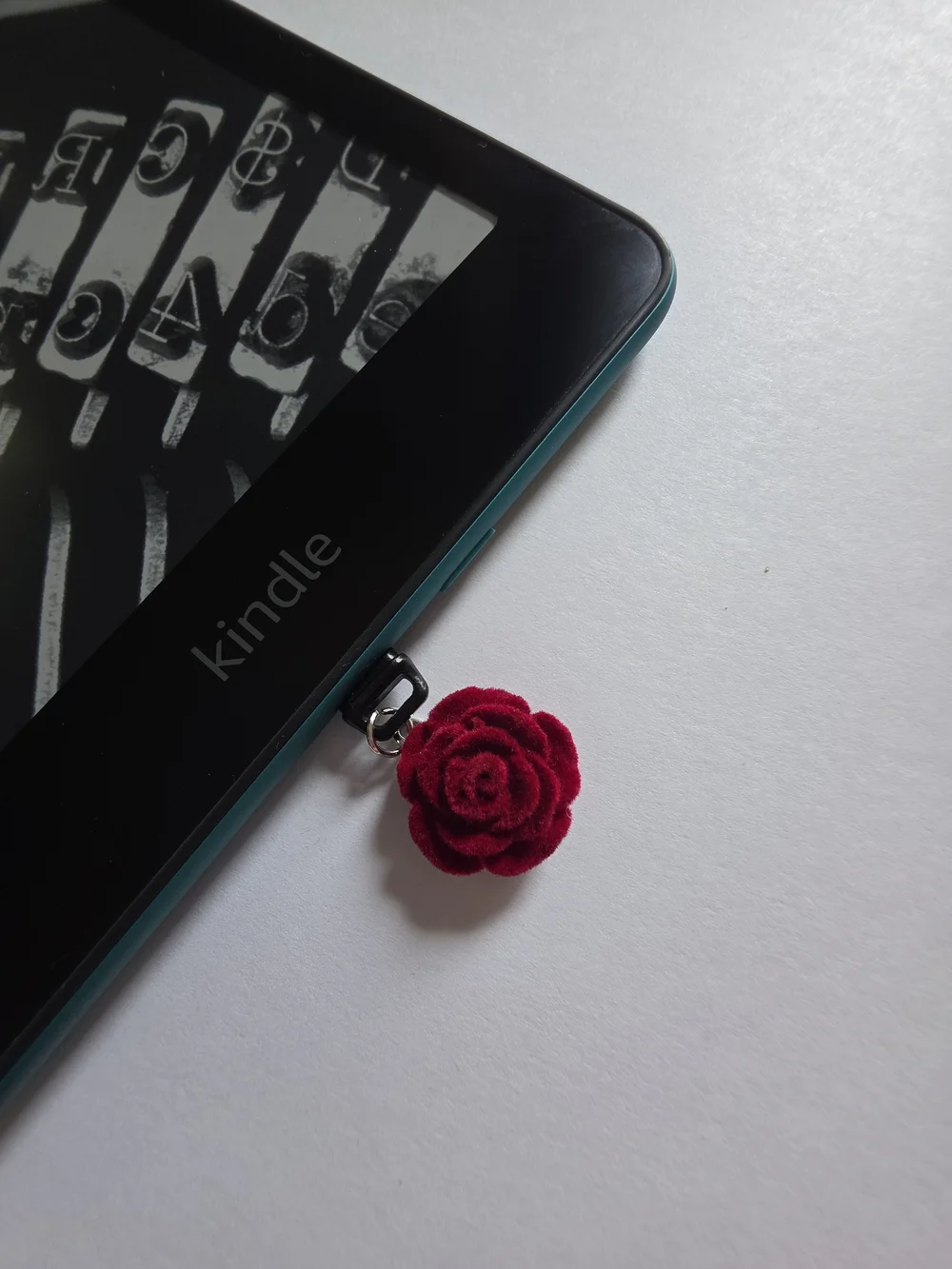 Velvet Rose Dust Plug For Kindle USB Type C